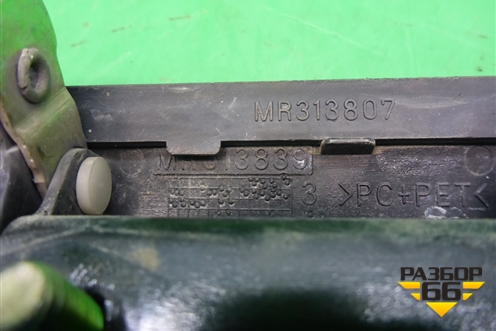 Ручка наружная двери передней левой (MR313839) для Mitsubishi Pajero Sport с 1996-2008г