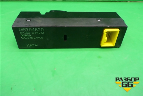 Кнопка стеклоподъёмника задняя левая (MR194820) для Mitsubishi Pajero Sport с 1996-2008г