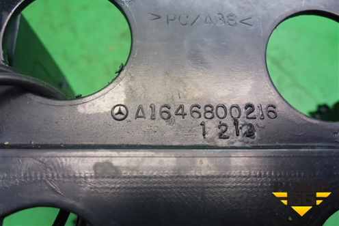 Кронштейн магнитолы (A1646800216) для Mercedes Benz ML-Klass W164 c 2005-2011г