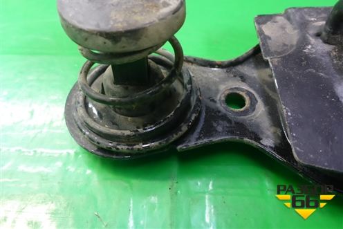 Крюк замка капота (A2038800460) для Mercedes Benz ML-Klass W164 c 2005-2011г