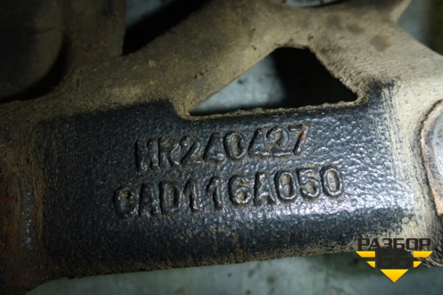 Кронштейн компрессора кондиционера (MR240427) для Mitsubishi Pajero Sport с 1996-2008г
