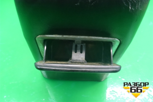Подлокотник (MR512526) для Mitsubishi Lancer-9  с 2003-2008г