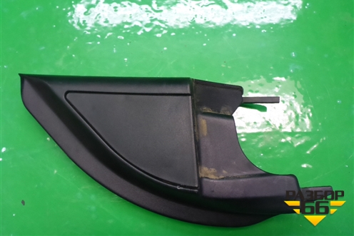 Накладка двери передней правой уголок (MR441632) для Mitsubishi Lancer-9  с 2003-2008г
