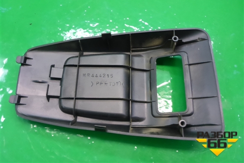 Накладка внутренняя (на заднюю полку) (MR444215) для Mitsubishi Lancer-9  с 2003-2008г