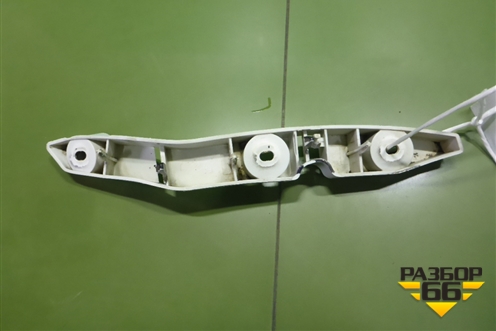 Кронштейн переднего бампера левый (4M5117D959A) для Ford Focus 2 с 2005-2008г
