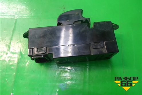 Кнопка стеклоподъёмника (MR587880) для Mitsubishi Lancer-9  с 2003-2008г