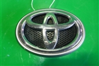 Эмблема (после 2013г на решетку радиатора под камеру) (5314360030) для Toyota Land Cruiser Prado(150) с 2009г