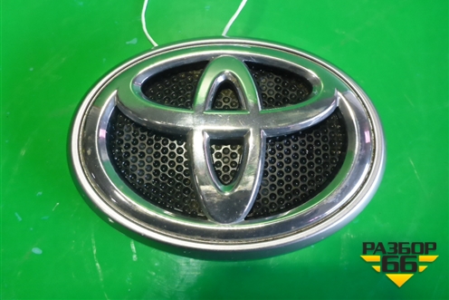 Эмблема (после 2013г на решетку радиатора под камеру) (5314360030) для Toyota Land Cruiser Prado(150) с 2009г