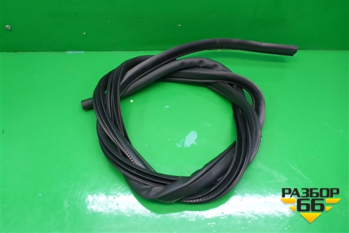 Уплотнитель двери задней левой (76924HL00A) для Nissan Qashqai (J11E) с 2013г