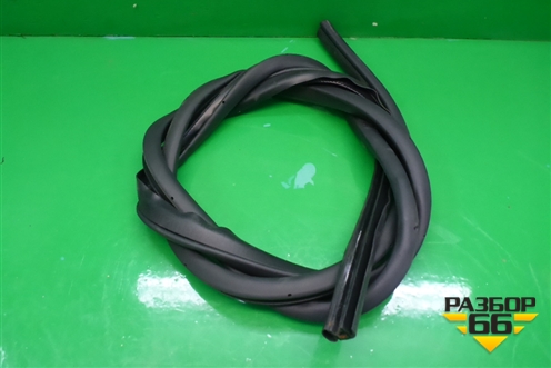 Уплотнитель двери задней левой (76924HL00A) для Nissan Qashqai (J11E) с 2013г