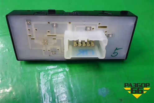 Кнопка стеклоподъёмника (передняя правая) для Nissan Qashqai (J11E) с 2013г