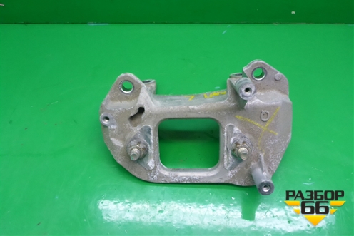 Кронштейн опоры КПП (левый) для Nissan Qashqai (J11E) с 2013г