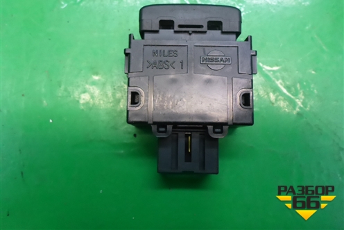Кнопка (VDC OFF) для Infiniti Infiniti FX35/45 (S50)  с 2002-2009г