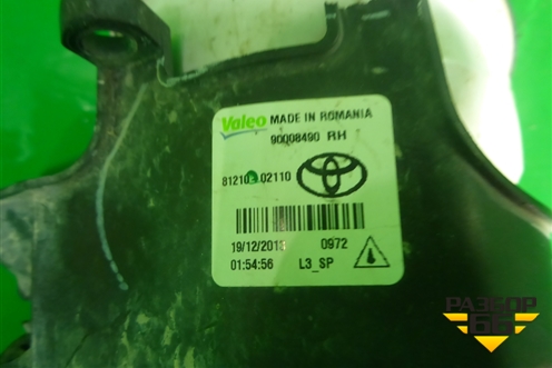 Фара противотуманная правая (8121002110) для Toyota Yaris с 2005-2011г