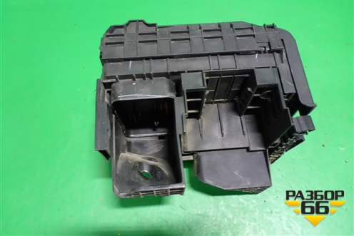 Блок предохранителей подкапотный (1K0937125A) для Volkswagen Jetta с 2005-2011г