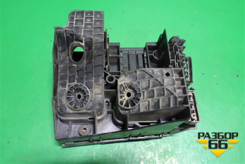 Блок предохранителей подкапотный (1K0937125A) для Volkswagen Jetta с 2005-2011г