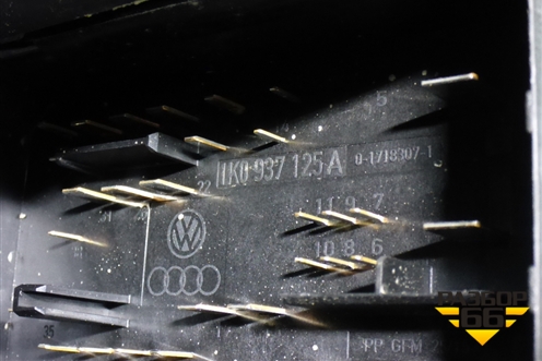 Блок предохранителей подкапотный (1K0937125A) для Volkswagen Jetta с 2005-2011г