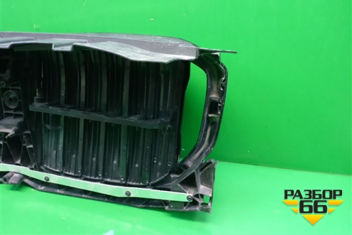 Решетка радиатора (под камеру) (5113226775) для BMW X5 G05 с 2018г