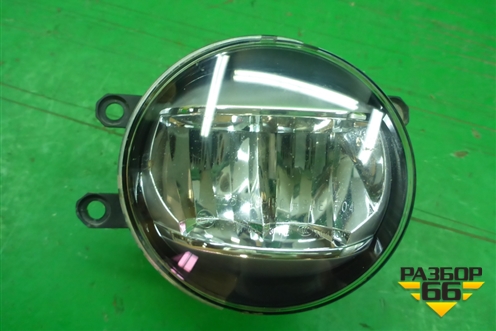 Фара противотуманная правая (после 2015г) (8121048051) для Toyota Land Cruiser (200) с 2008г