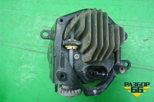 Фара противотуманная правая (после 2015г) (8121048051) для Toyota Land Cruiser (200) с 2008г
