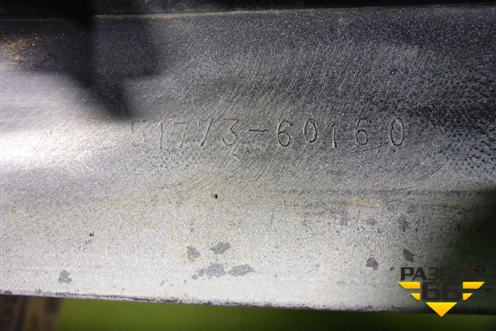 Накладка на порог наружная правая на подножку (5177360160) для Toyota Land Cruiser (200) с 2008г