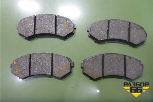Колодки тормозные передние (MZ690580) для Mitsubishi Pajero/Montero с 2007г