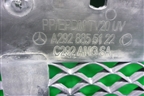 Решетка в передний бампер центральная (под парктроник) (A2928855122) для Mercedes Benz GLE-Klass (купе) C292 с 2015г