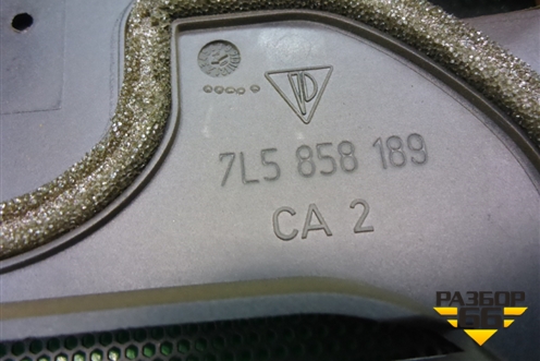 Решетка динамика (на торпедо) (7L5858189) для Porsche Cayenne с 2003-2010г