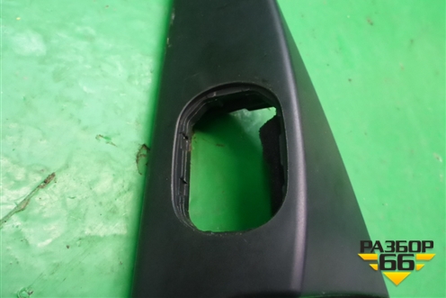 Накладка двери передней левой уголок (7L5837993D) для Porsche Cayenne с 2003-2010г