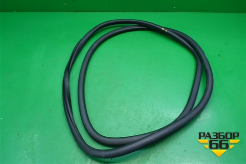 Уплотнитель двери задней левой (7L0867367A) для Porsche Cayenne с 2003-2010г