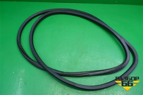 Уплотнитель двери передней левой (7L0867365A) для Porsche Cayenne с 2003-2010г
