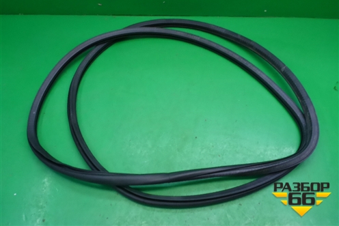 Уплотнитель двери передней правой (7L0867365A) для Porsche Cayenne с 2003-2010г