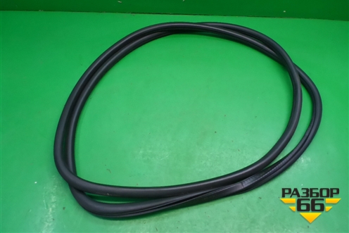 Уплотнитель двери передней правой (7L0867365A) для Porsche Cayenne с 2003-2010г