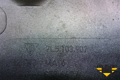 Накладка декоративная на двигатель (левая) (7L5103907) для Porsche Cayenne с 2003-2010г