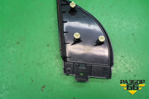 Накладка двери передней правой уголок (802921AA0A) для Nissan Murano (Z51) с 2007-2015г