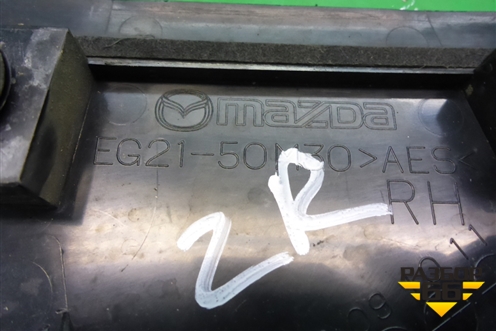 Накладка двери задней правой (уголок) (EG2150M30) для Mazda CX 7 с 2006-2012г
