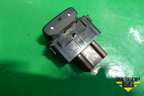 Кнопка обогрева сидений для Nissan Murano (Z51) с 2007-2015г