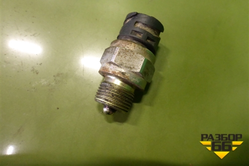 Датчик включения задней передачи (G221-9) (A0015457409) для Mercedes Benz  TRUCK Axor 2 с 2004г