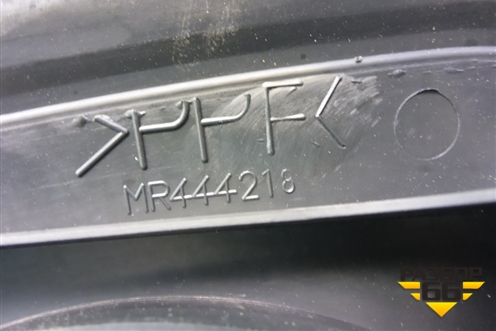Решетка динамика (в полку правая) (MR444218) для Mitsubishi Lancer-9  с 2003-2008г