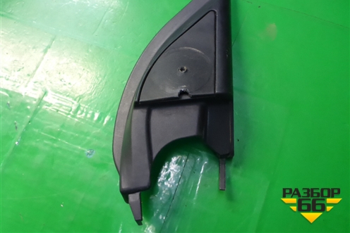 Накладка двери передней правой уголок (MR441632) для Mitsubishi Lancer-9  с 2003-2008г