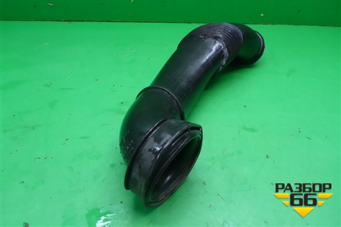 Патрубок воздуховода (правый) (7L6129752B) для Volkswagen Touareg c 2002-2010г