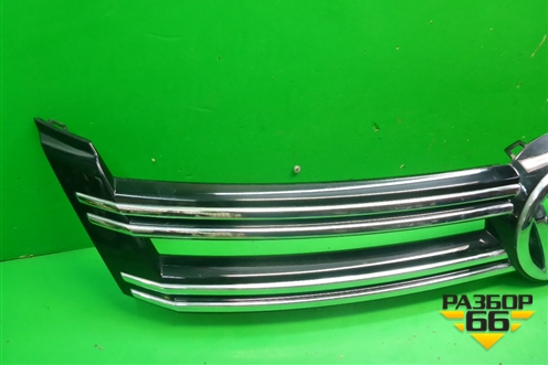 Накладка на решетку радиатора (5N0853651H) для Volkswagen Tiguan с 2011-2016г