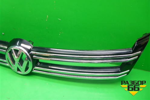 Накладка на решетку радиатора (5N0853651H) для Volkswagen Tiguan с 2011-2016г