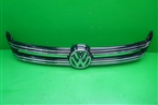 Накладка на решетку радиатора (5N0853651H) для Volkswagen Tiguan с 2011-2016г