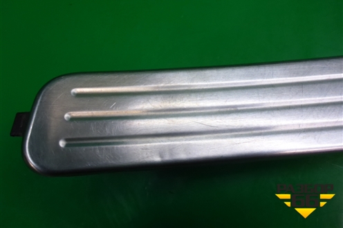 Накладка порога внутренняя переднего левого (7L0853655C) для Volkswagen Touareg c 2002-2010г