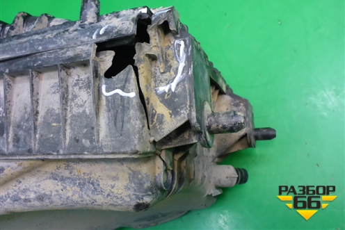 Корпус воздушного фильтра (левый 4.2л BAR) (7L6128601N) для Volkswagen Touareg c 2002-2010г