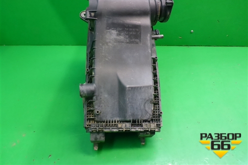 Корпус воздушного фильтра (правый 4.2л BAR) (7L6129601AH) для Volkswagen Touareg c 2002-2010г