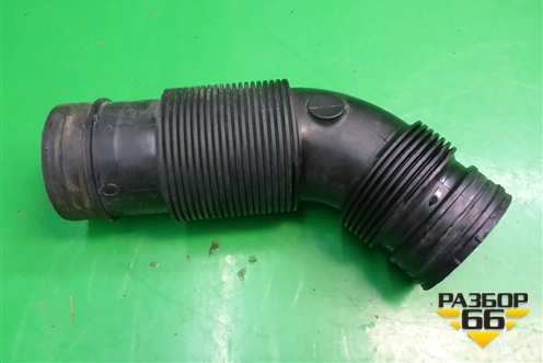 Патрубок воздушного фильтра (левый 4.2л BAR) (7L8128684) для Volkswagen Touareg c 2002-2010г