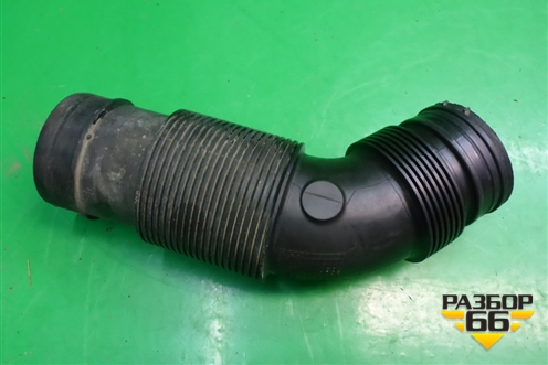 Патрубок воздушного фильтра (левый 4.2л BAR) (7L8128684) для Volkswagen Touareg c 2002-2010г