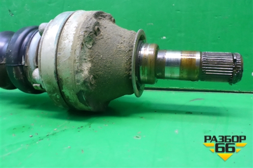 Привод передний правый (4.2л BAR) для Volkswagen Touareg c 2002-2010г